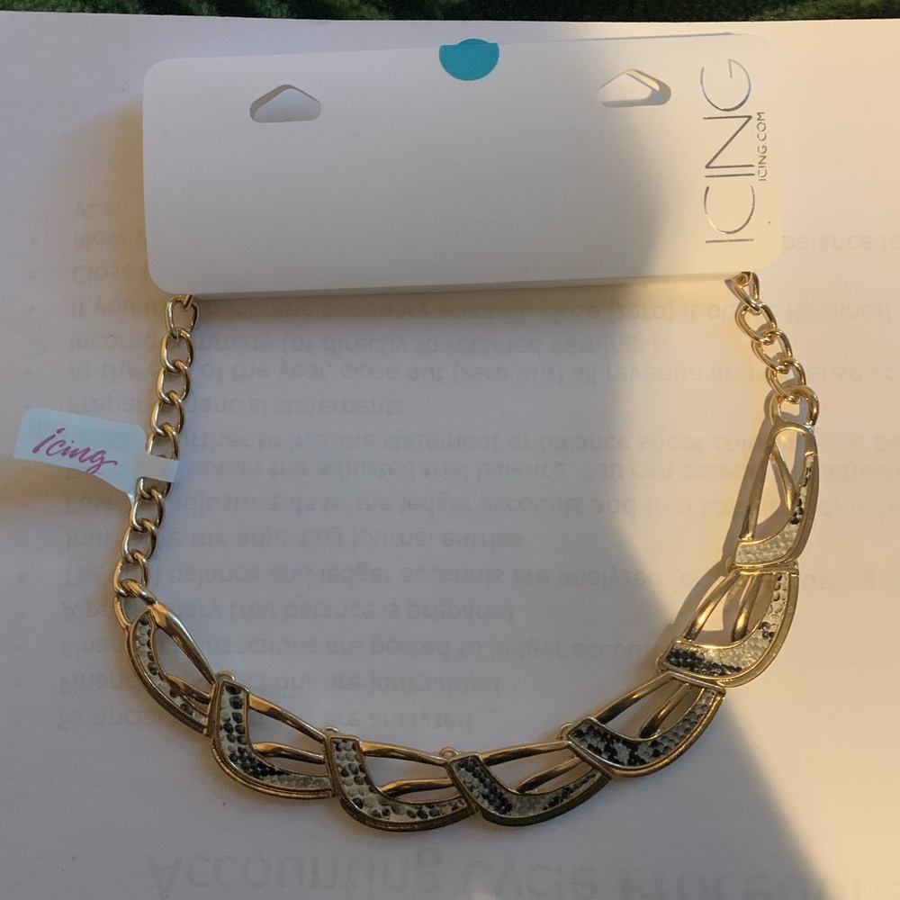 Statement necklace
